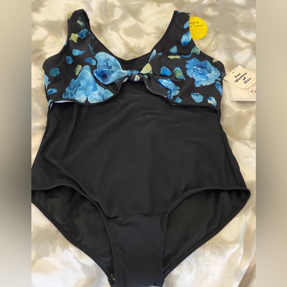 QVC Swim New Qvc 2w Navy One Piece Floral Designer Bathing Suit